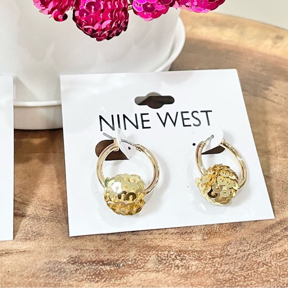 NWT Nine West colorful bright hoop, dangling statement earrings 70s 80s 90s - Picture 5 of 7